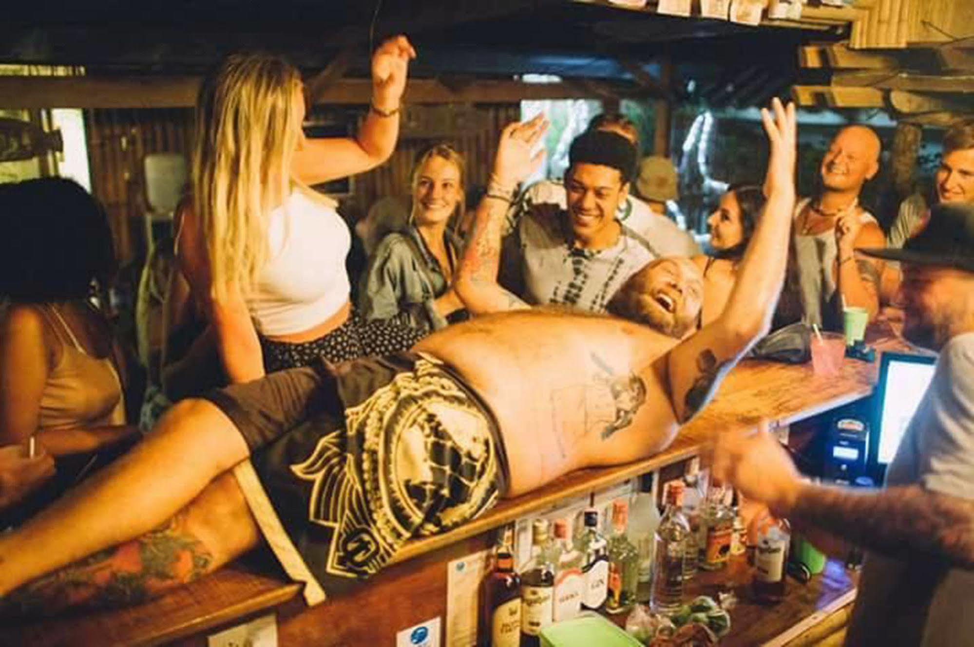 Echo Beach Hostel Baan Tai Ngoại thất bức ảnh